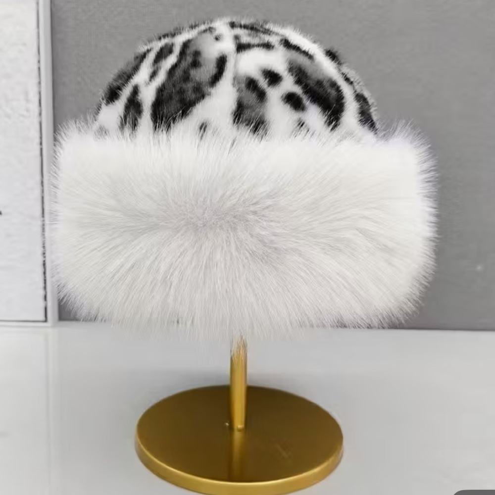 NEW: Chic Faux Fur White Leopard Print Hat